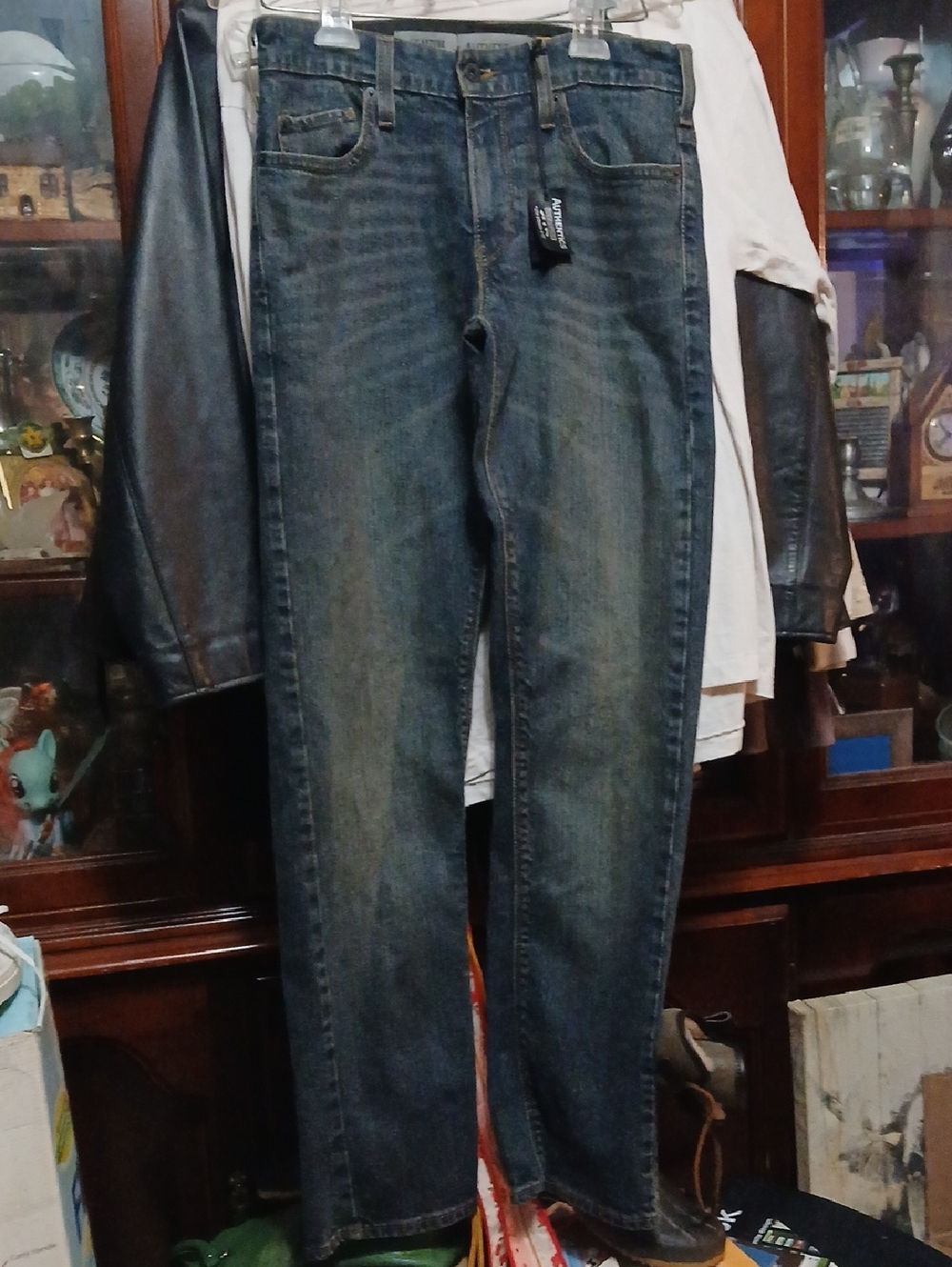 Signature-Levi,‎ Men's Straight-Leg Jeans in Washed Blue - Sz30/30